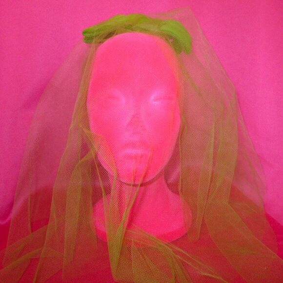 1950s vintage green veil fascinator floral beaded bow hat